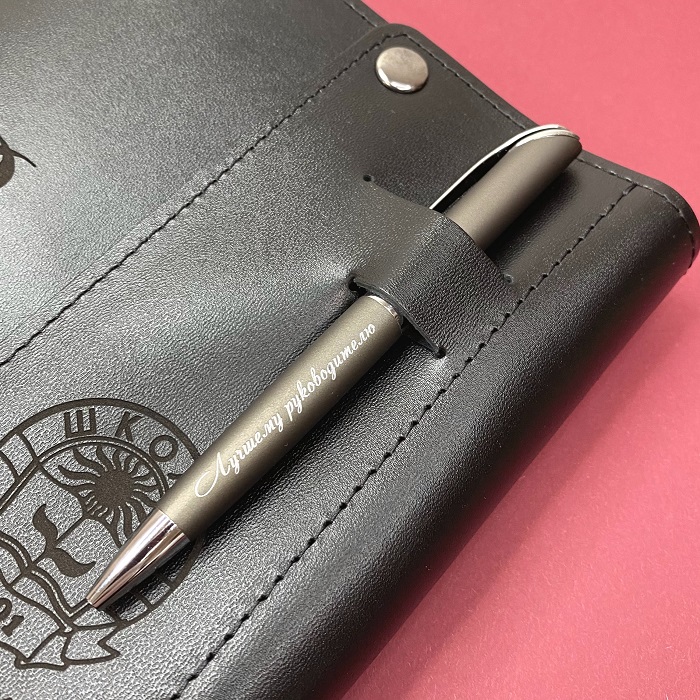 Шариковая ручка с именной гравировкой "Ferra" цвет серый