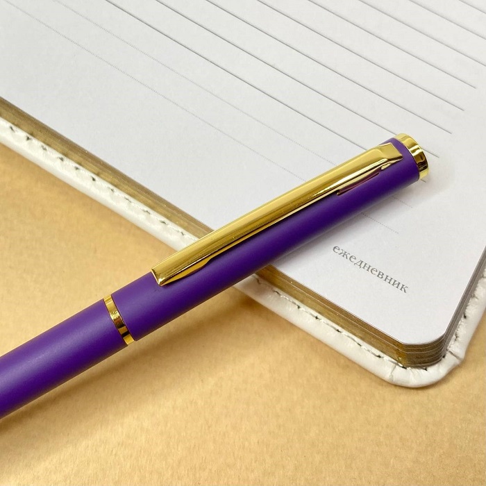 Шариковая ручка с именной гравировкой "Marezo", фиолетовый