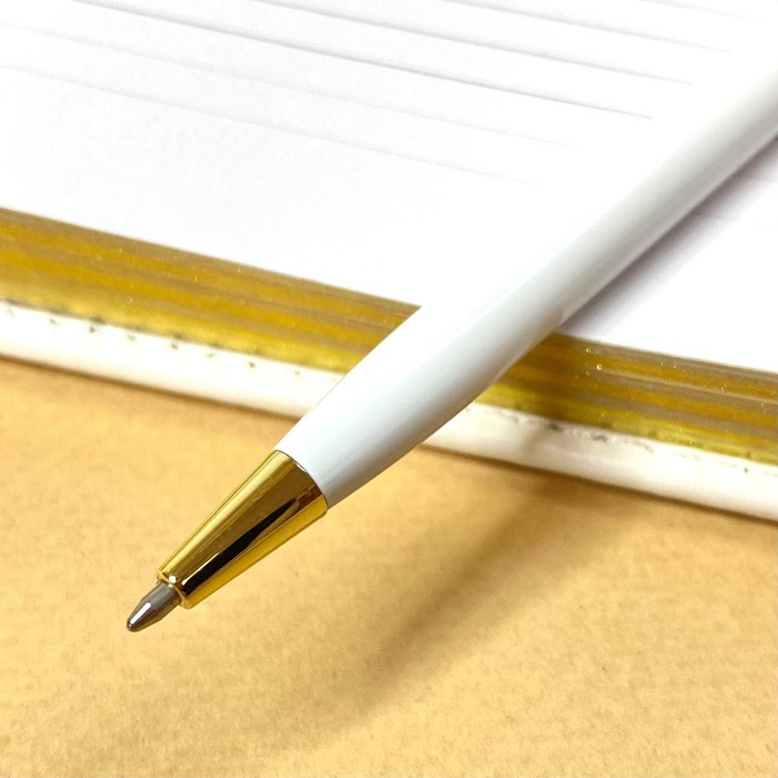 Шариковая ручка с именной гравировкой "Marezo" белый