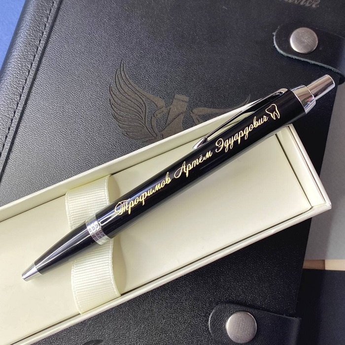 Ручка шариковая Parker IM с именной гравировкой, цвет черный/серебро