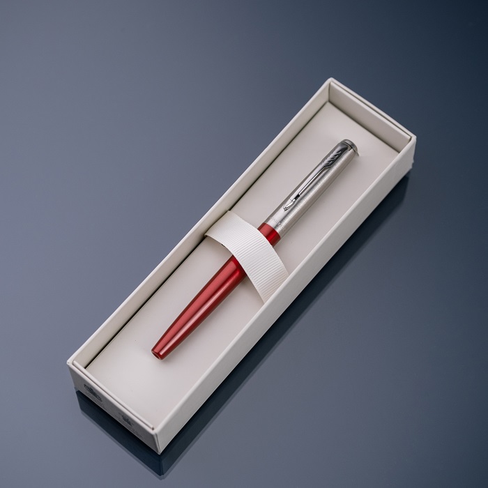 Ручка-роллер Parker Jotter с именной гравировкой, цвет красный