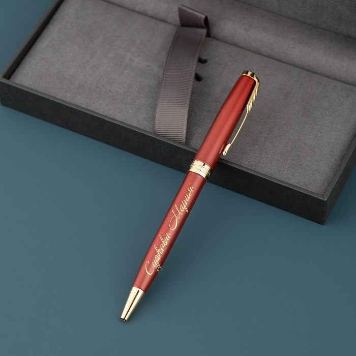 Шариковая ручка Parker Sonnet  красная с именной гравировкой