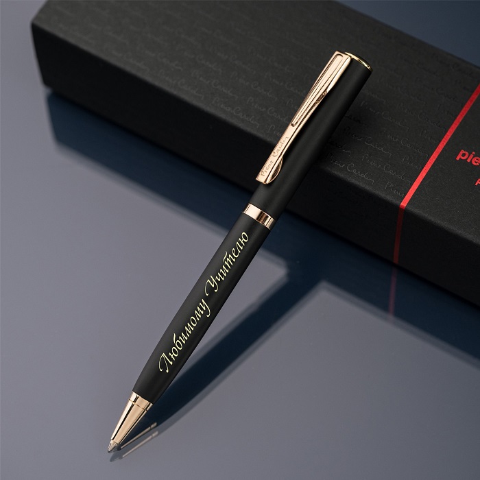 Ручка шариковая Pierre Cardin с гравировкой, цвет черный/золото