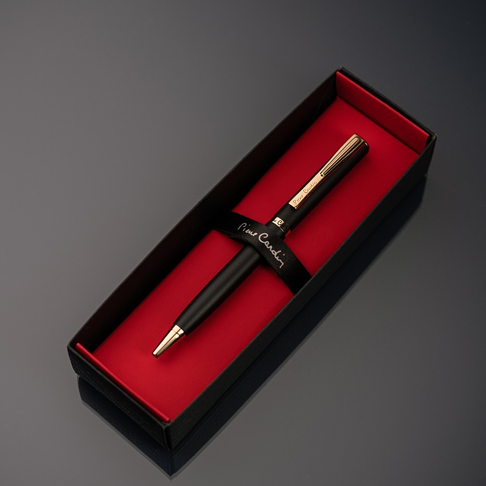 Ручка шариковая Pierre Cardin с гравировкой, цвет черный/золото