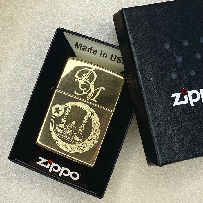 Глянцевая золотая зажигалка Zippo с персонализацией